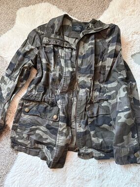 Love Tree Green Camouflage Drawstring Utility Jacket